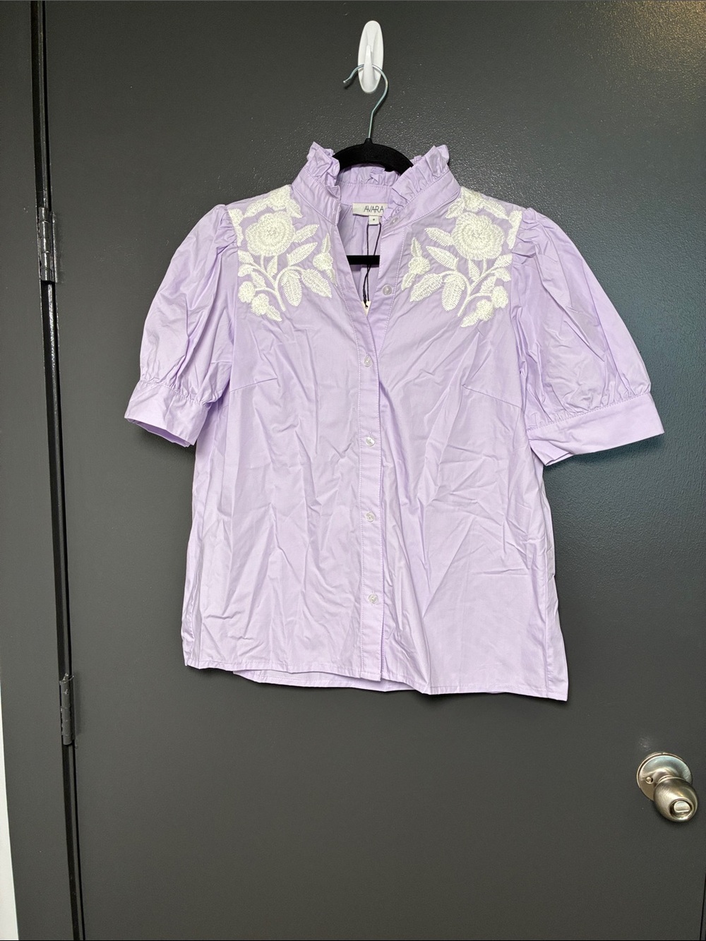 NWT Avara Sherry Lilac Embroidered Button Up Top Sz S - Picture 4 of 8